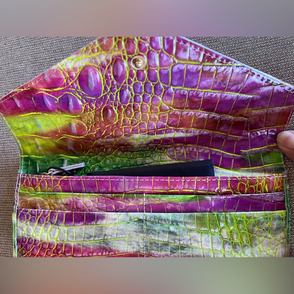 NWT Brahmin Veronica  DELIGHT Trifold Wallet - Picture 4 of 11